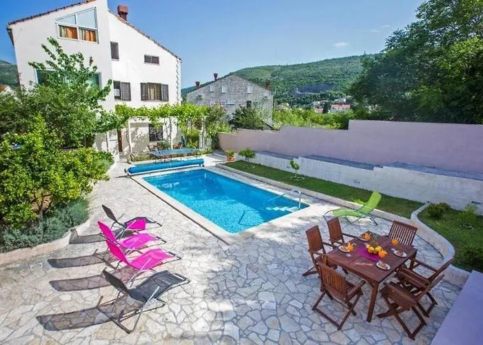 Roza- Two-bedroom Appartement Mokošica